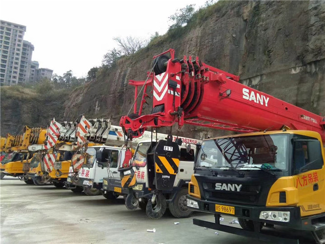 南康区吊车出租按什么计费？台班费、单次费、里程费怎么算？