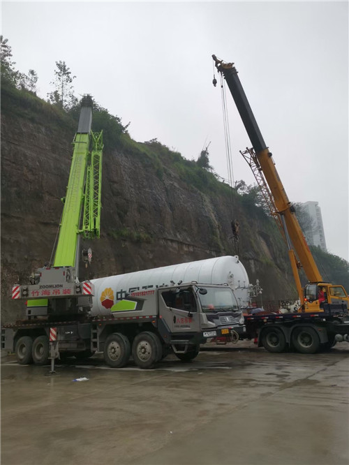 南康区“不怕风雨冻”—— 吊车的 “恶劣环境适应” 技术